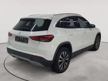 MERCEDES-BENZ GLA 200 d 8G-Style