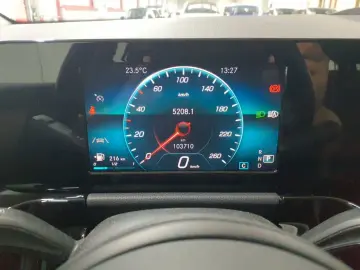 MERCEDES-BENZ GLA 200 d 8G-Style