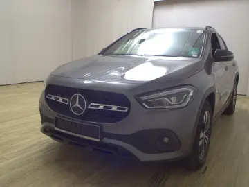 MERCEDES-BENZ GLA 200 d Progressive T-Leder LED MBUX