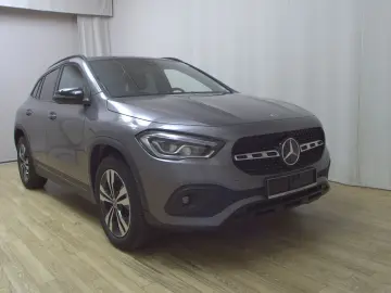 MERCEDES-BENZ GLA 200 d Progressive T-Leder LED MBUX