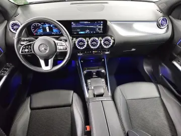 MERCEDES-BENZ GLA 200 d Progressive T-Leder LED MBUX
