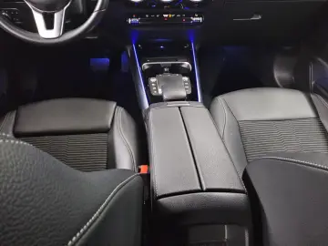 MERCEDES-BENZ GLA 200 d Progressive T-Leder LED MBUX