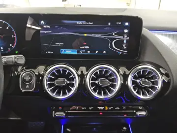 MERCEDES-BENZ GLA 200 d Progressive T-Leder LED MBUX