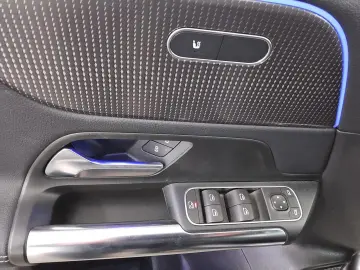 MERCEDES-BENZ GLA 200 d Progressive T-Leder LED MBUX