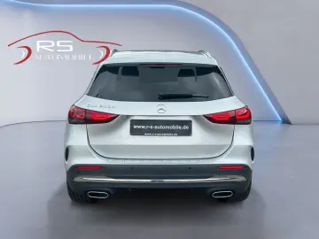 MERCEDES-BENZ GLA 200 d. AMG-line
