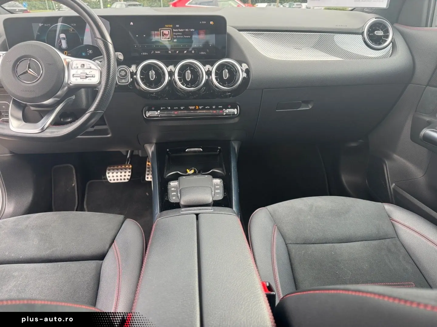 MERCEDES-BENZ GLA 200 d. AMG-line