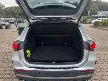 MERCEDES-BENZ GLA 200 d. AMG-line