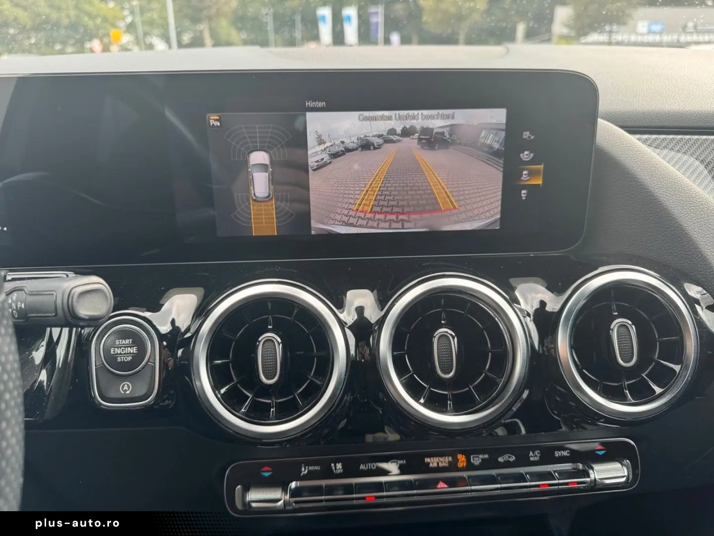 MERCEDES-BENZ GLA 200 d. AMG-line