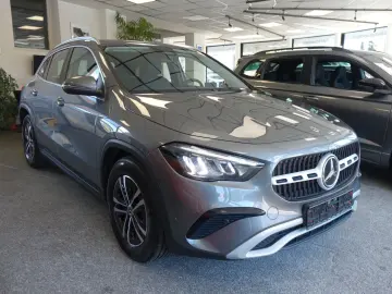 MERCEDES-BENZ GLA 180d  LED Navi Premium