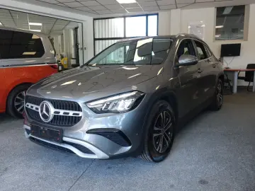 MERCEDES-BENZ GLA 180d  LED Navi Premium