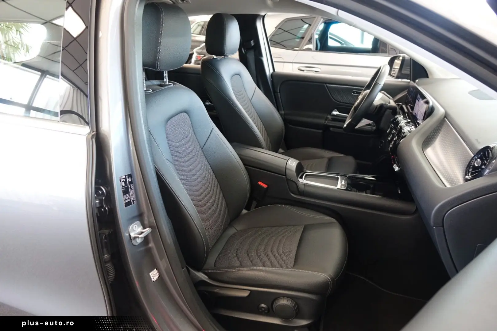 MERCEDES-BENZ GLA 180d  LED Navi Premium