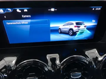 MERCEDES-BENZ GLA 180d  LED Navi Premium
