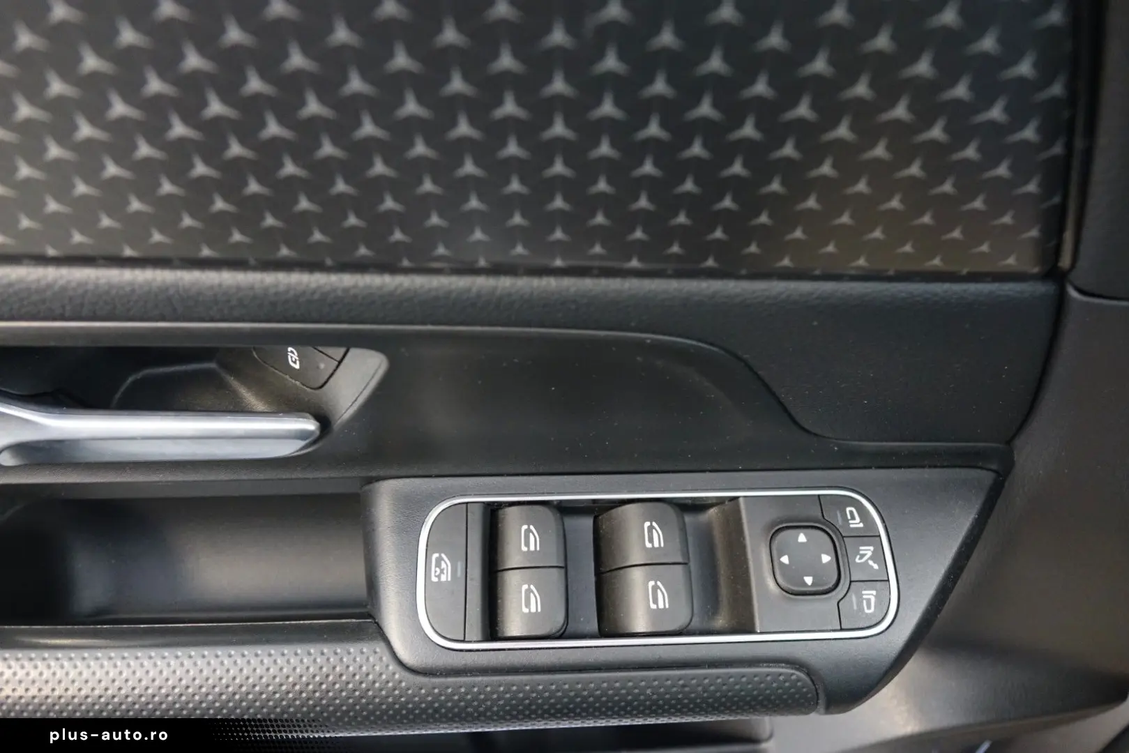MERCEDES-BENZ GLA 180d  LED Navi Premium