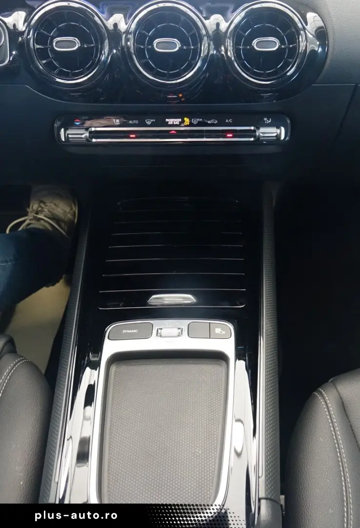 MERCEDES-BENZ GLA 180d  LED Navi Premium