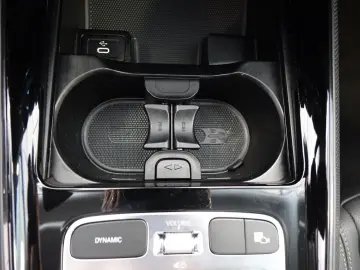 MERCEDES-BENZ GLA 180d  LED Navi Premium