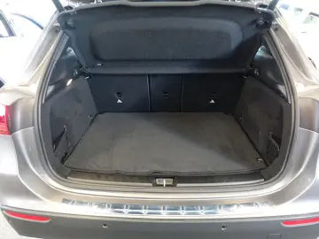 MERCEDES-BENZ GLA 180d  LED Navi Premium
