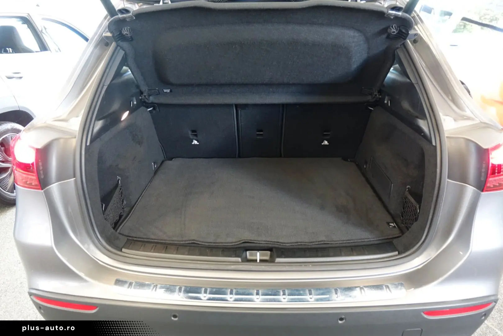 MERCEDES-BENZ GLA 180d  LED Navi Premium