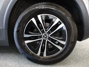 MERCEDES-BENZ GLA 180d  LED Navi Premium