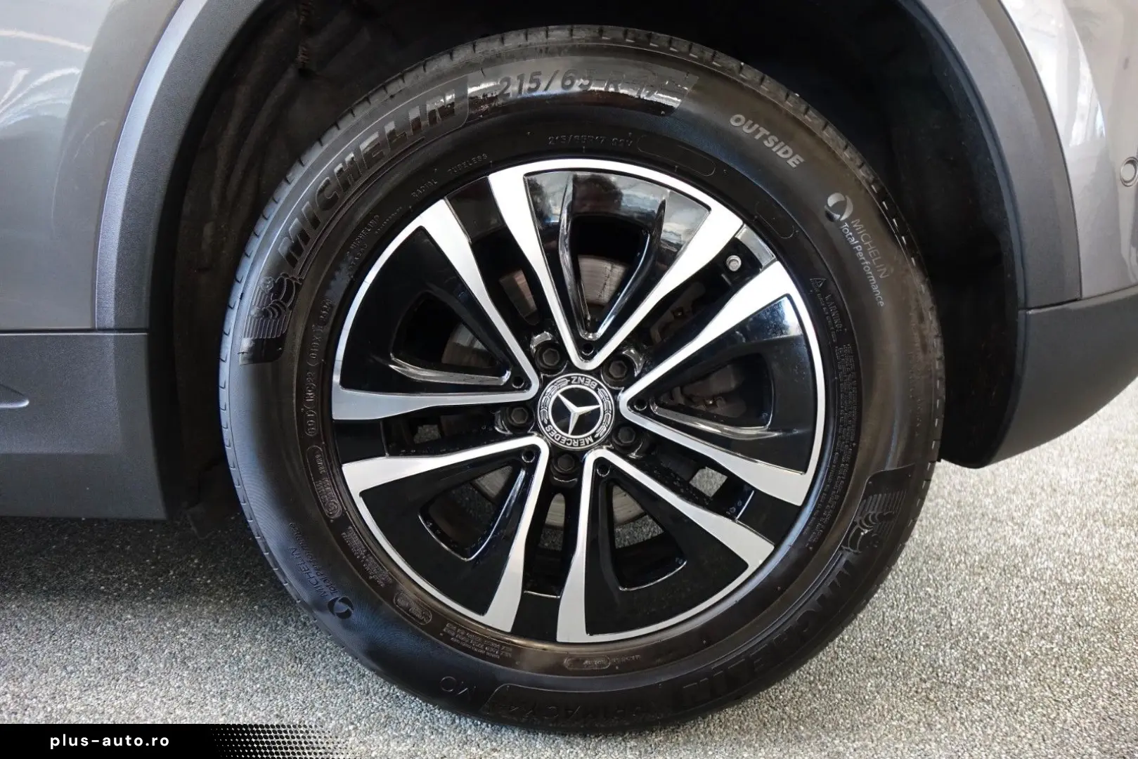 MERCEDES-BENZ GLA 180d  LED Navi Premium