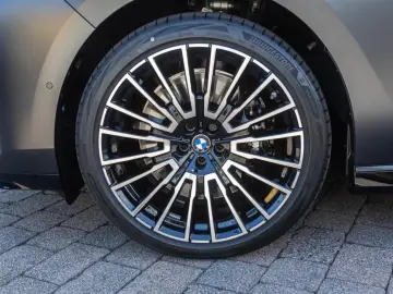 BMW 740 i MSportPro xDrive Ex.LoungePaket 3D NEW MODEL
