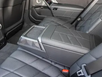 BMW 740 i MSportPro xDrive Ex.LoungePaket 3D NEW MODEL