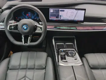 BMW i7 xDrive60 Limousine M Sport Massage