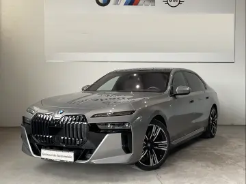 BMW i7 xDrive60  Autom Doors  Bowers&Wilkins   TV