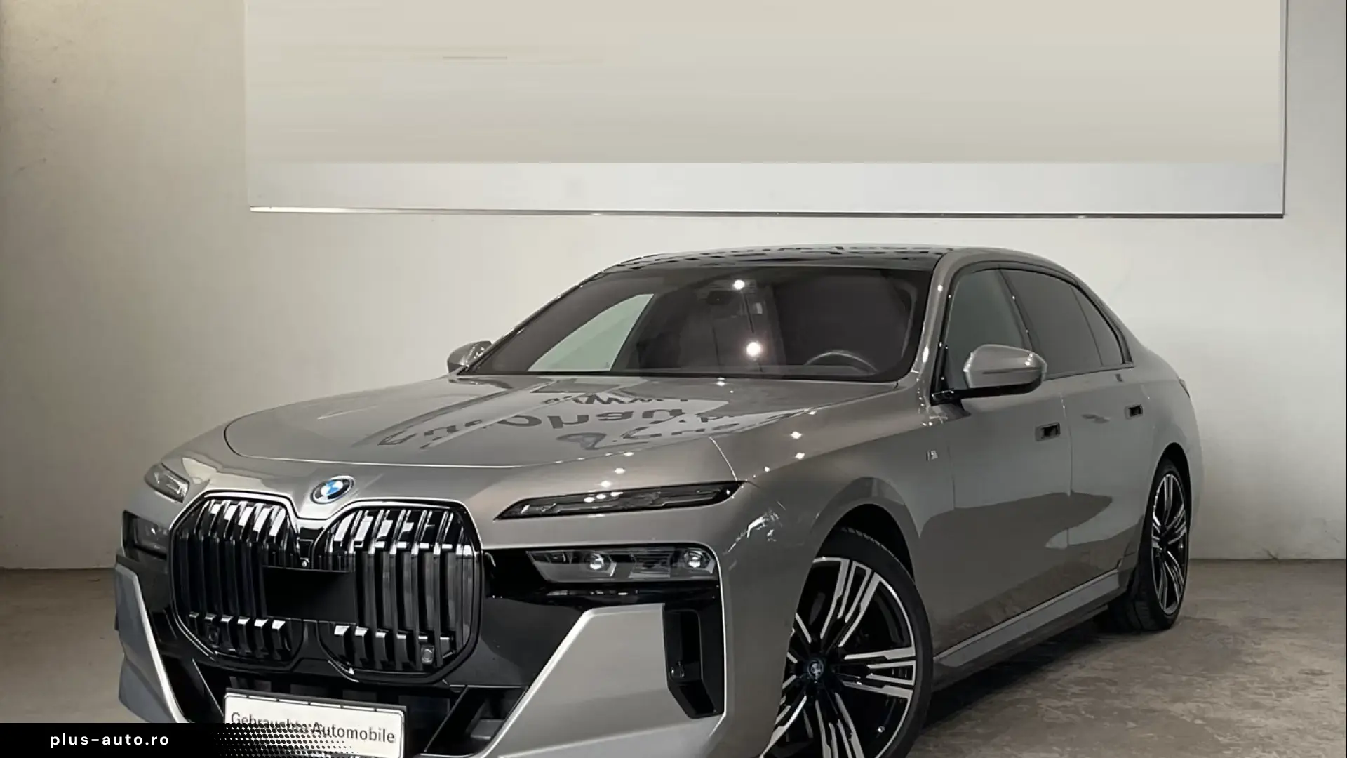 BMW i7 xDrive60  Autom Doors  Bowers&Wilkins   TV