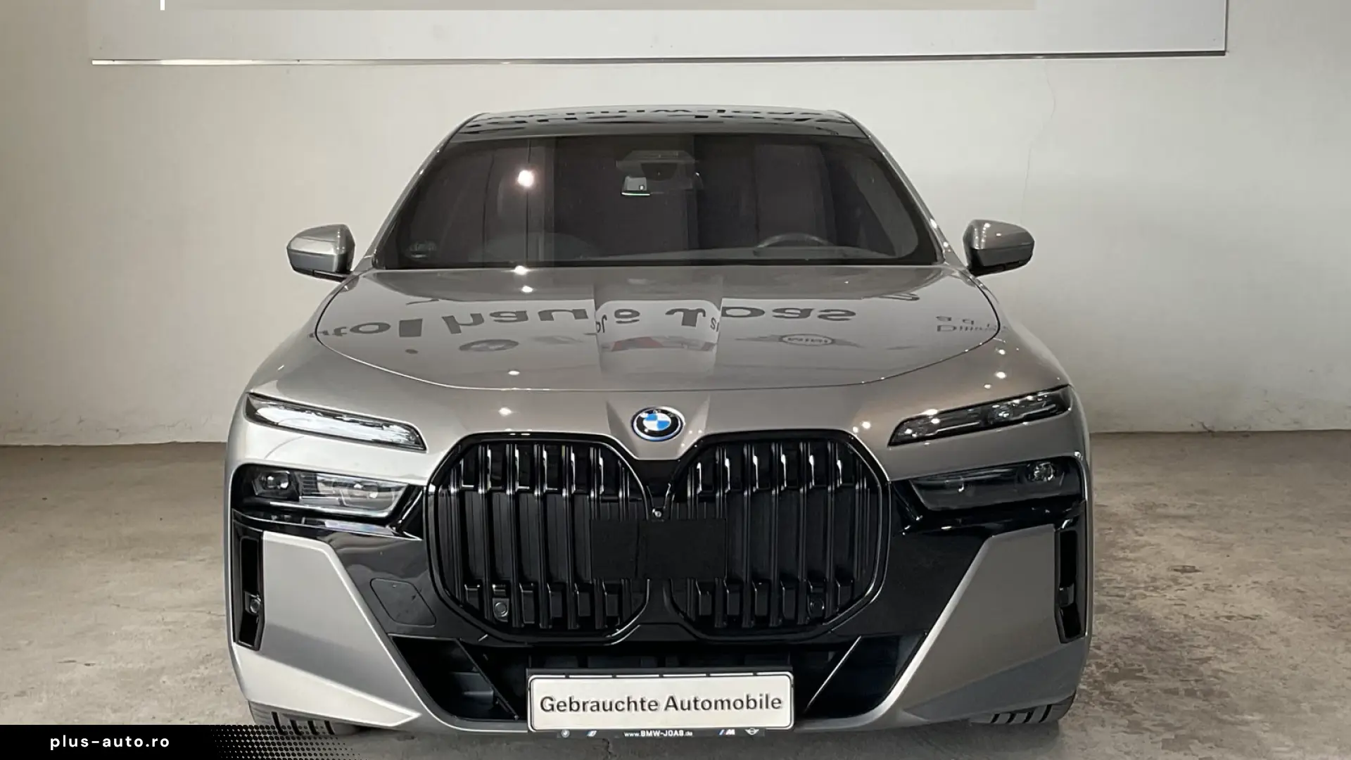 BMW i7 xDrive60  Autom Doors  Bowers&Wilkins   TV