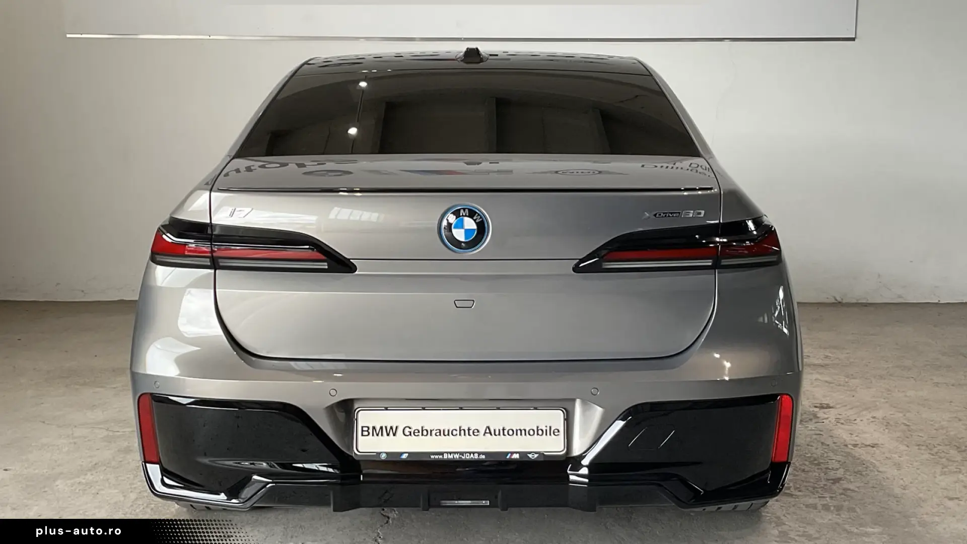 BMW i7 xDrive60  Autom Doors  Bowers&Wilkins   TV