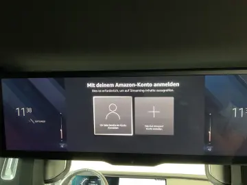 BMW i7 xDrive60  Autom Doors  Bowers&Wilkins   TV