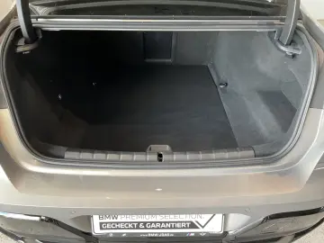 BMW i7 xDrive60  Autom Doors  Bowers&Wilkins   TV