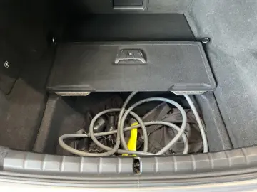 BMW i7 xDrive60  Autom Doors  Bowers&Wilkins   TV
