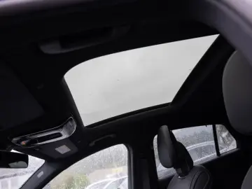 MERCEDES-BENZ GLC 300 de 4M Coupé AMG-Sport Technik Pano AHK