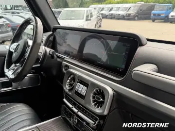 MERCEDES-BENZ Mercedes-AMG G 63 Fond Entertainment LNP 235T€