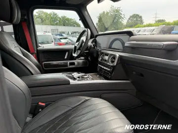 MERCEDES-BENZ Mercedes-AMG G 63 Fond Entertainment LNP 235T€