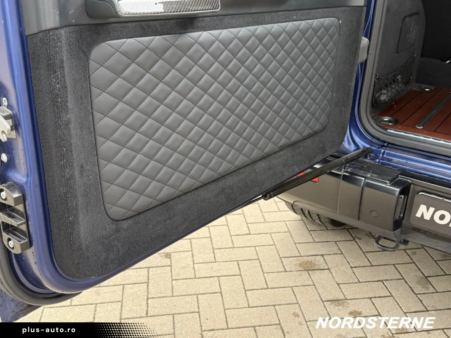 MERCEDES-BENZ Mercedes-AMG G 63 Fond Entertainment LNP 235T€