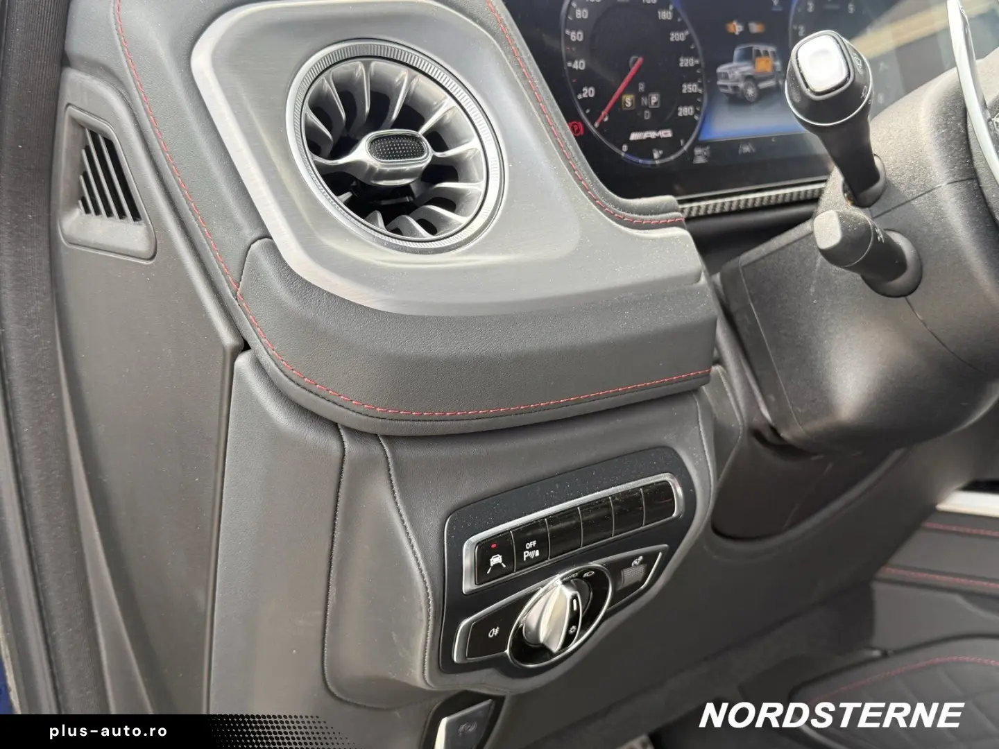 MERCEDES-BENZ Mercedes-AMG G 63 Fond Entertainment LNP 235T€