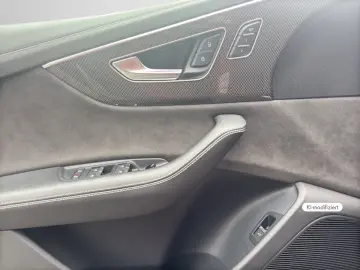 AUDI SQ8 TFSI competition plus PANO AHK STANDHZ. B&O