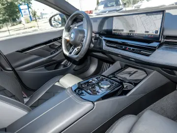 BMW 530e M Sport Pro AHK Pano H K DA prof. Pa