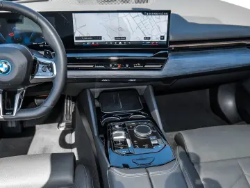BMW 530e M Sport Pro AHK Pano H K DA prof. Pa