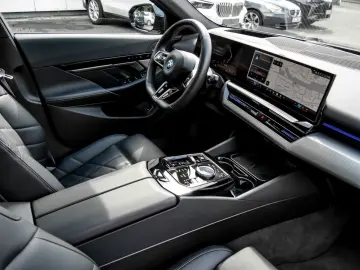 BMW 530e M SPORT PRO PANO HuD DA PROF H K 360