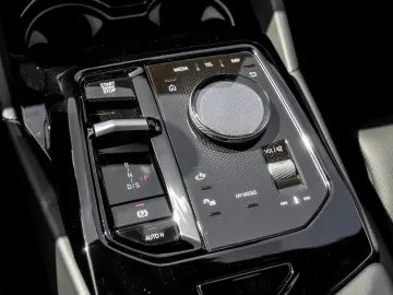 BMW 530e M SPORT PRO PANO HuD DA PROF H K 360