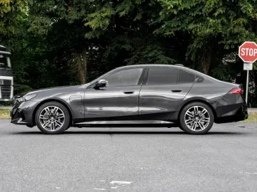 BMW 530e M SPORT PRO PANO HuD DA PROF H K 360