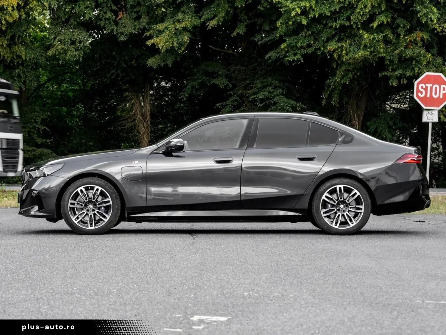 BMW 530e M SPORT PRO PANO HuD DA PROF H K 360