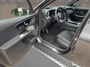 MERCEDES-BENZ GLC 300 d AMGPLUS PANO HUD AHK BUR.