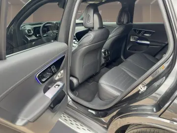 MERCEDES-BENZ GLC 300 d AMGPLUS PANO HUD AHK BUR.