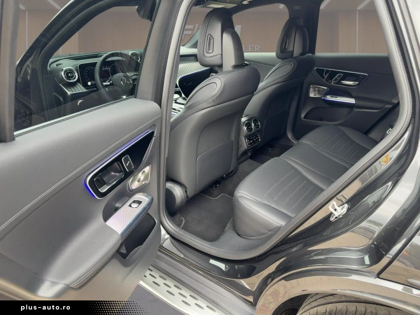 MERCEDES-BENZ GLC 300 d AMGPLUS PANO HUD AHK BUR.