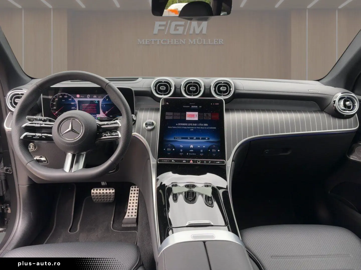 MERCEDES-BENZ GLC 300 d AMGPLUS PANO HUD AHK BUR.
