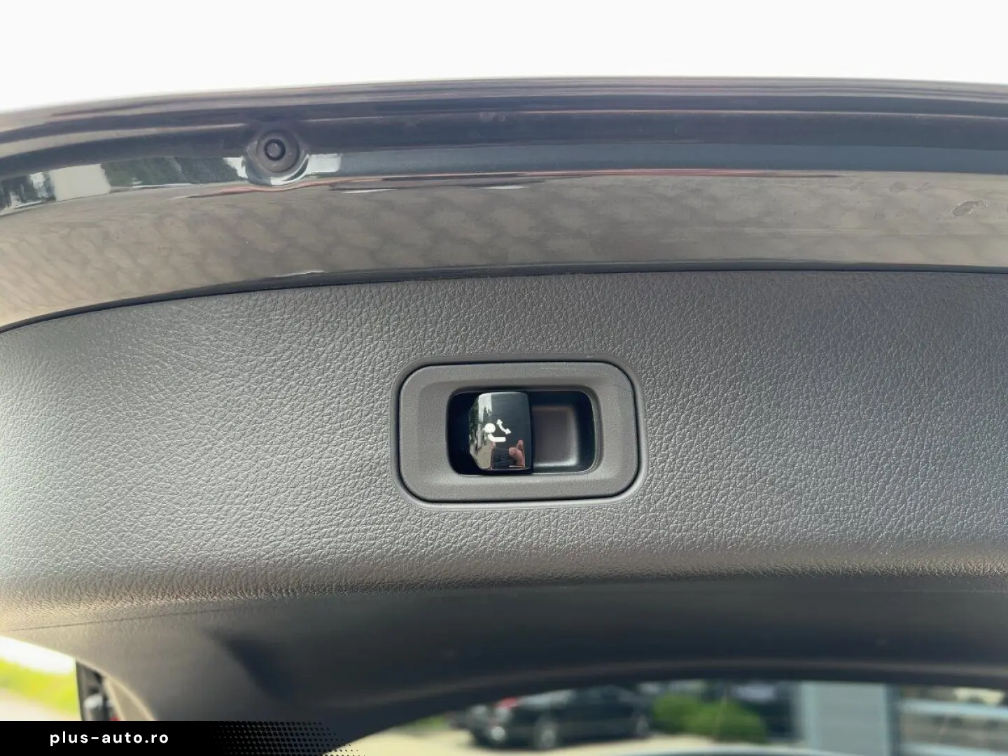 MERCEDES-BENZ GLC 300 d AMGPLUS PANO HUD AHK BUR.